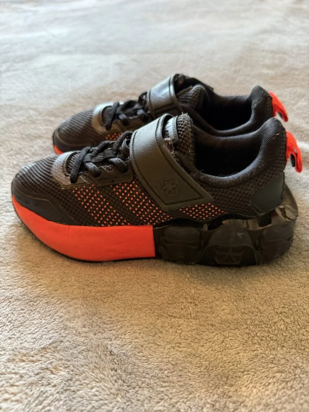 adidas Star Wars Runner Kids Shoes Black Red IE8045 US 2
